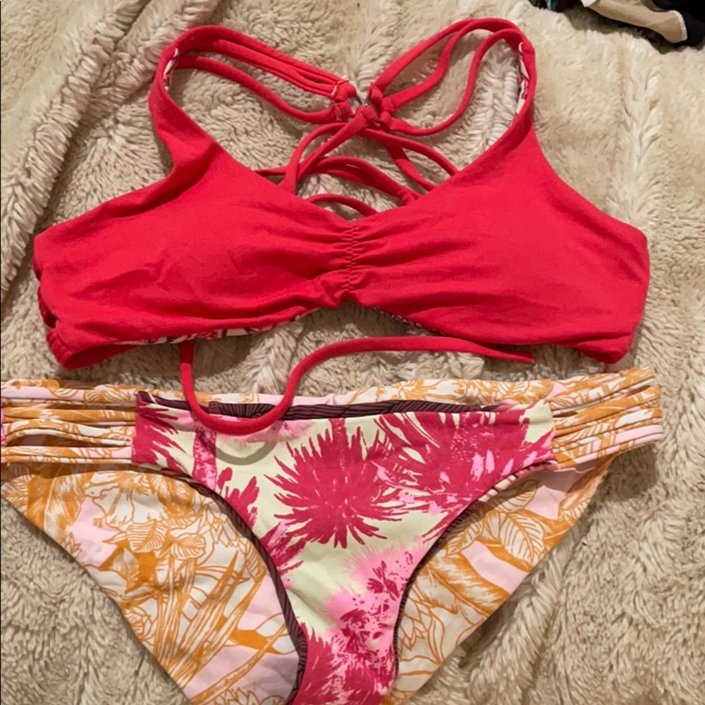 Reversible swimsuit